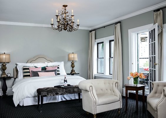 Seattle-Bridal-Suite-Juliet-Suite-Hotel-Sorrento-1920x1280-1